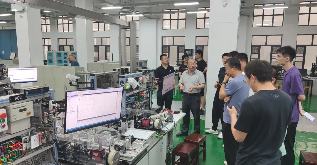 Huazhong University of Science and Technology - Beckhoff joint laboratory held the first TwinCAT 3 platform technology promotion and training activities